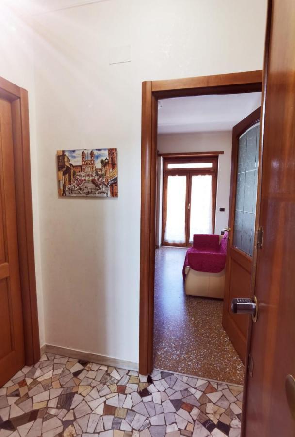 Appartamento Per Turisti E Famiglie Roma 外观 照片